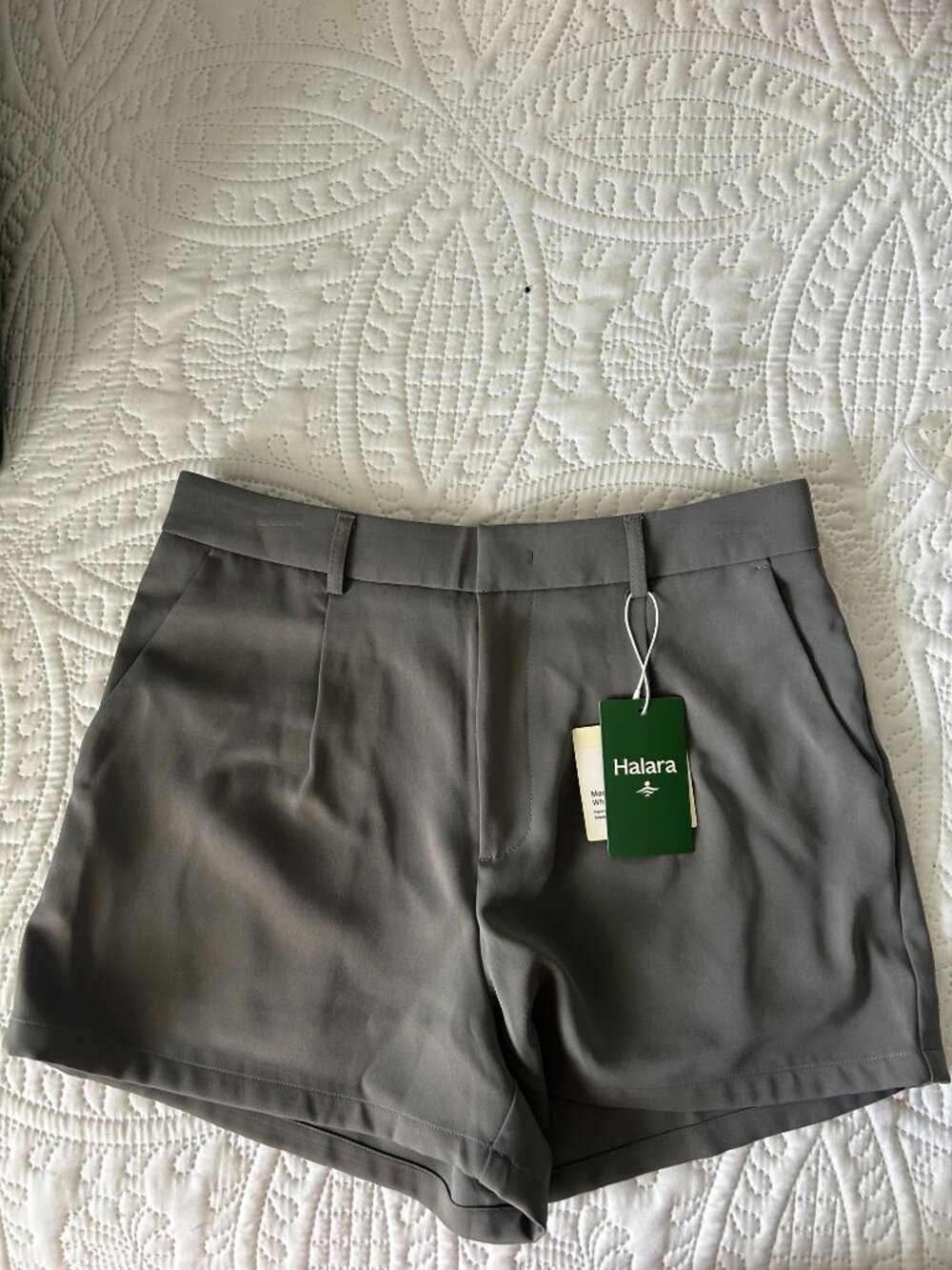 NWT Halara Shorts • Gray • Size XL